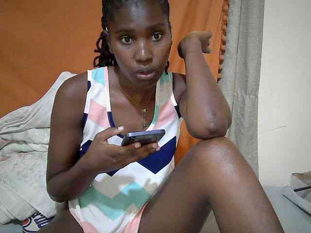 pretty-mayah webcam