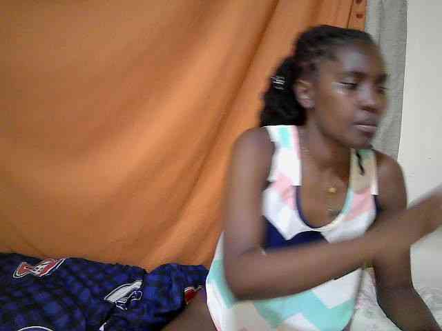 pretty-mayah webcam