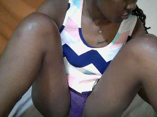 pretty-mayah webcam