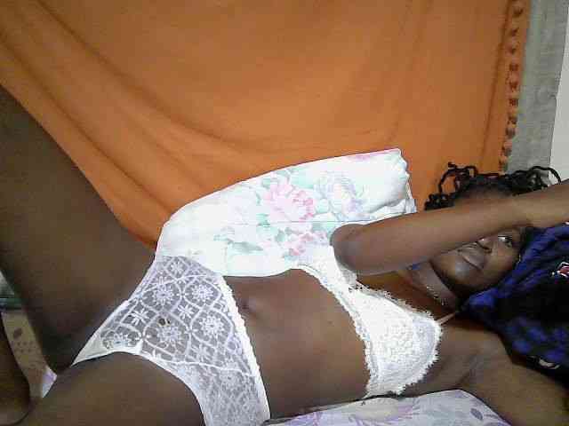 pretty-mayah webcam