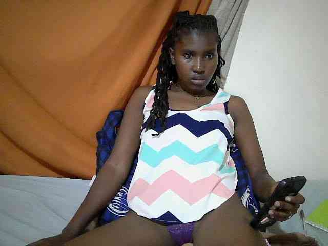 pretty-mayah webcam