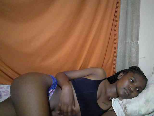 pretty-mayah webcam