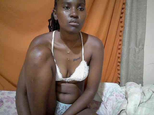pretty-mayah webcam