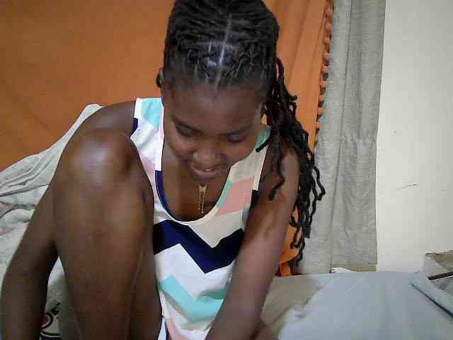 pretty-mayah webcam
