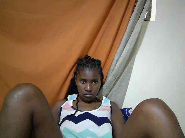 pretty-mayah webcam