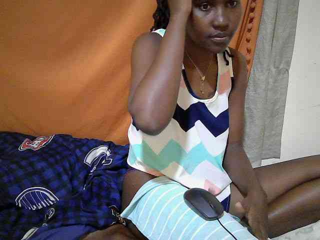 pretty-mayah webcam