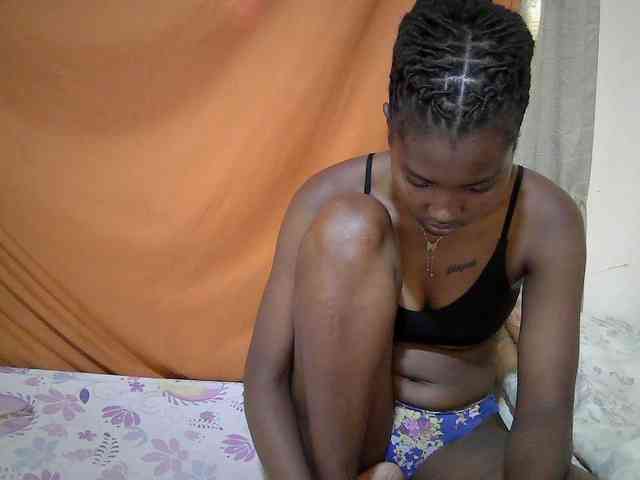 pretty-mayah webcam