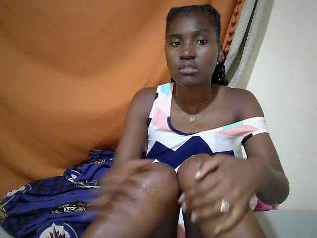 pretty-mayah webcam