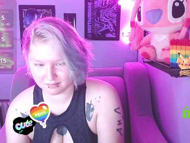DolliRosee webcam