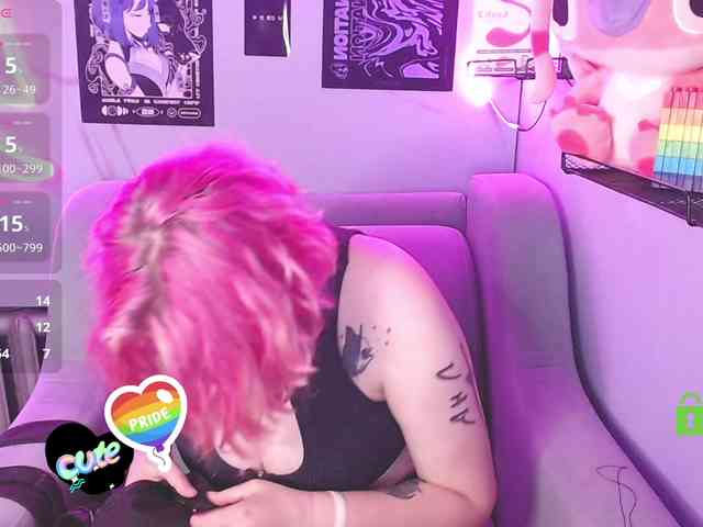DolliRosee webcam