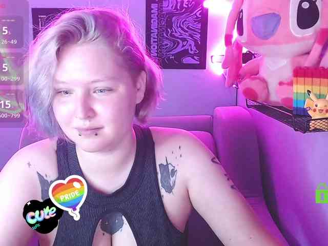 DolliRosee webcam
