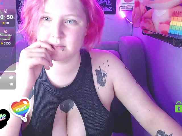 DolliRosee webcam