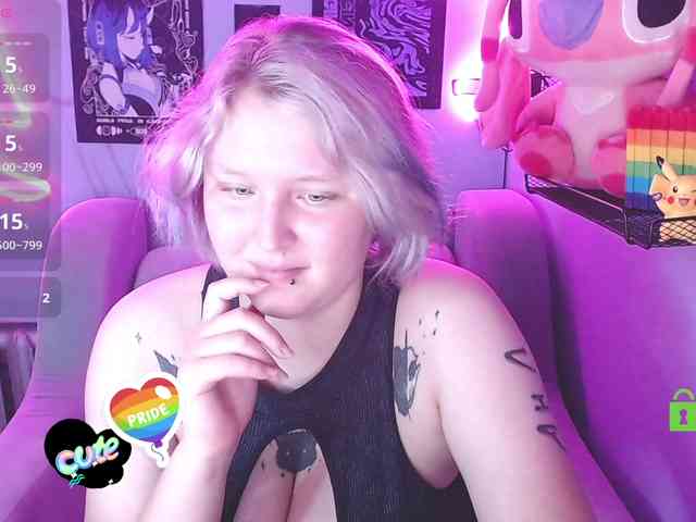 DolliRosee webcam
