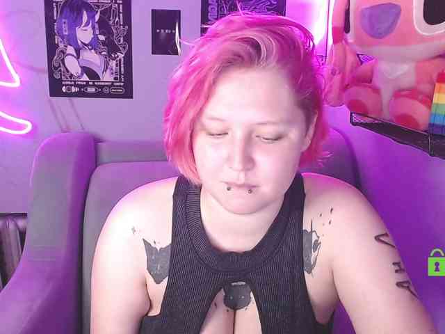 DolliRosee webcam