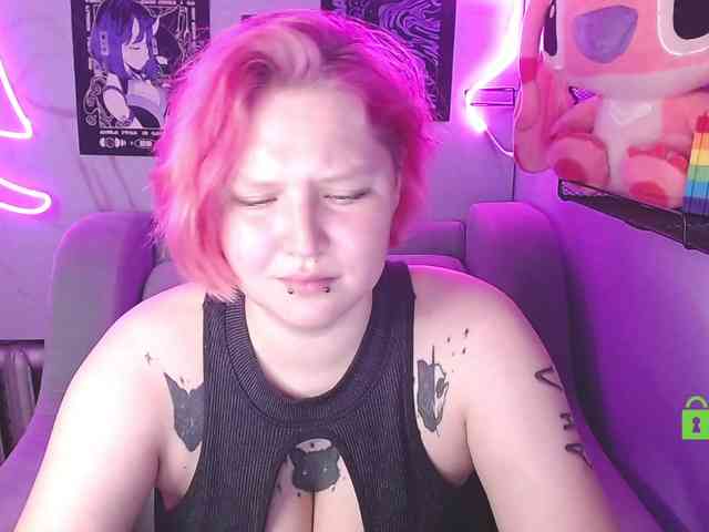 DolliRosee webcam