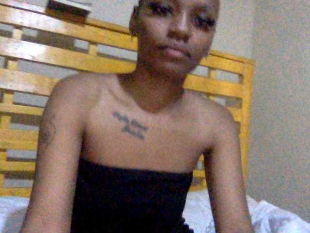 Shiro19 live cam on BongaCams