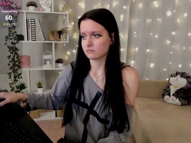 MillyYoung live cam on BongaCams