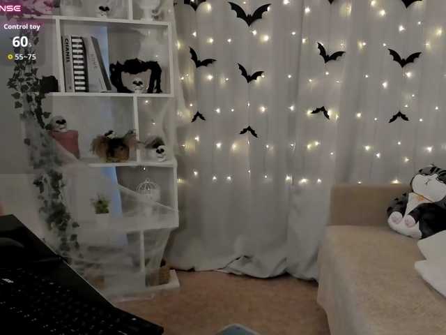MillyYoung live cam on BongaCams
