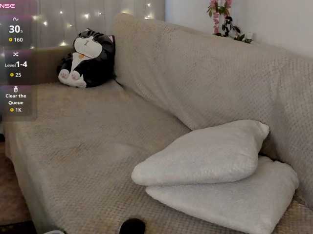 MillyYoung live cam preview