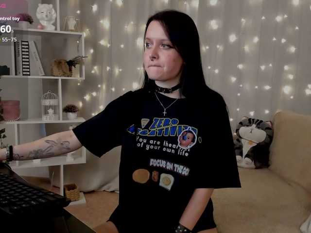 MillyYoung live cam on BongaCams