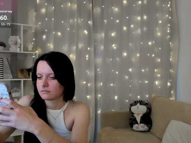 MillyYoung live cam on BongaCams