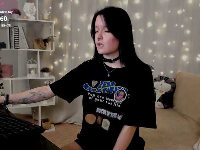 MillyYoung live cam on BongaCams