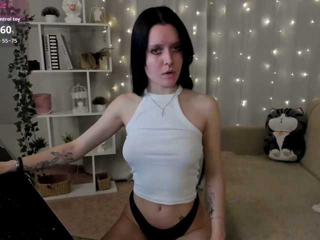 MillyYoung live cam on BongaCams