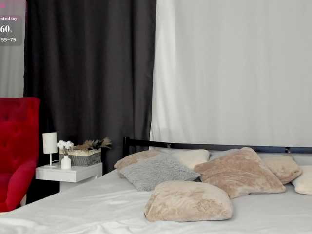 MillyYoung live cam on BongaCams