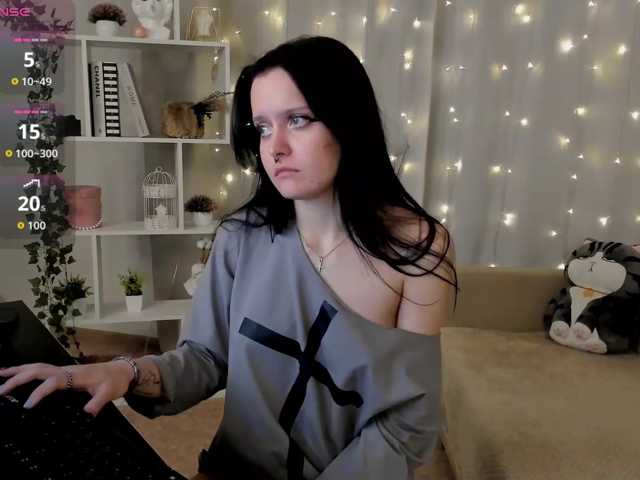 MillyYoung live cam preview