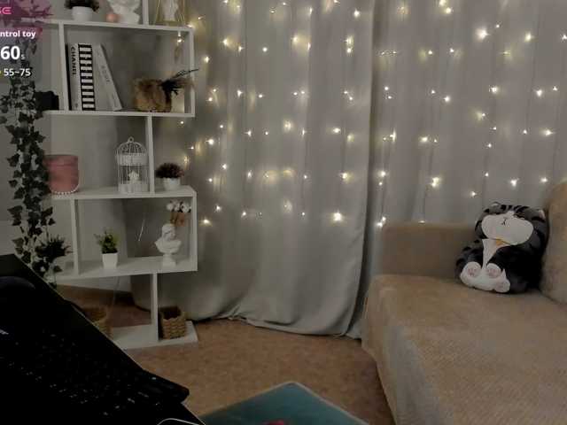 MillyYoung, live now on BongaCams