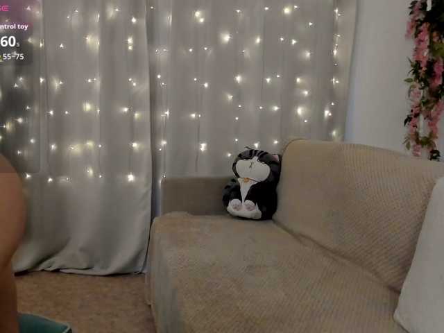 MillyYoung live cam on BongaCams