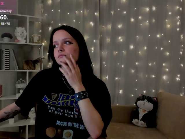 MillyYoung live cam on BongaCams