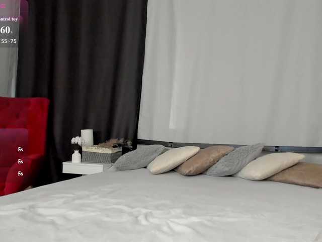 MillyYoung live cam on BongaCams