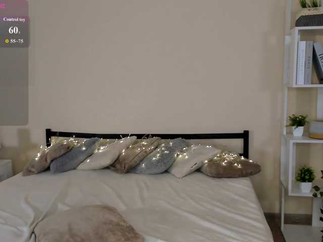 MillyYoung live cam on BongaCams