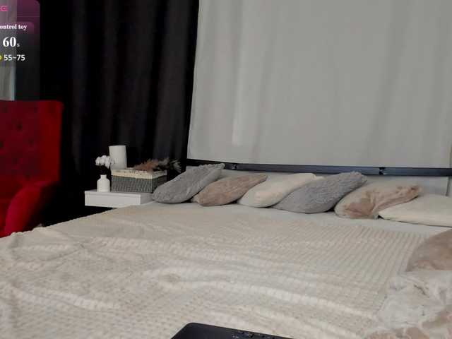 MillyYoung Live Cam pe BongaCams