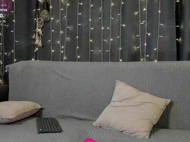 MillyYoung webcam