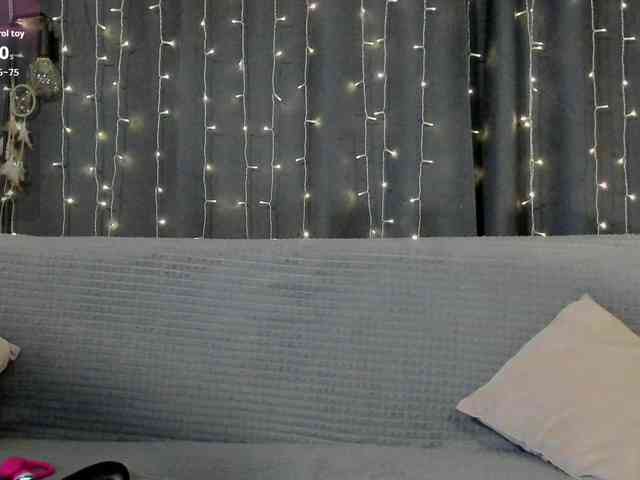 MillyYoung webcam