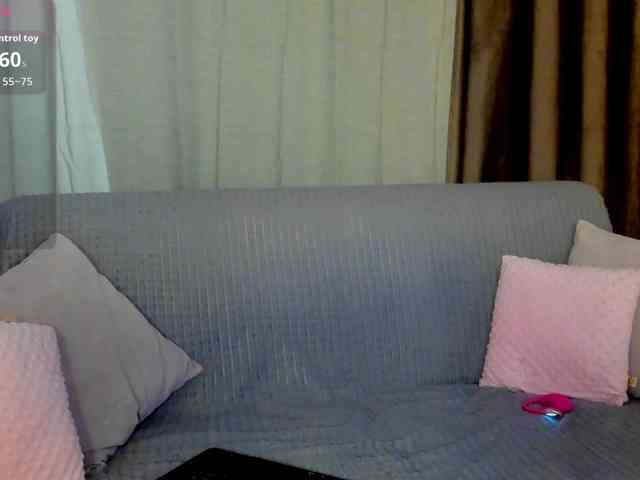 MillyYoung webcam