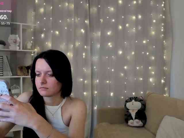 MillyYoung webcam