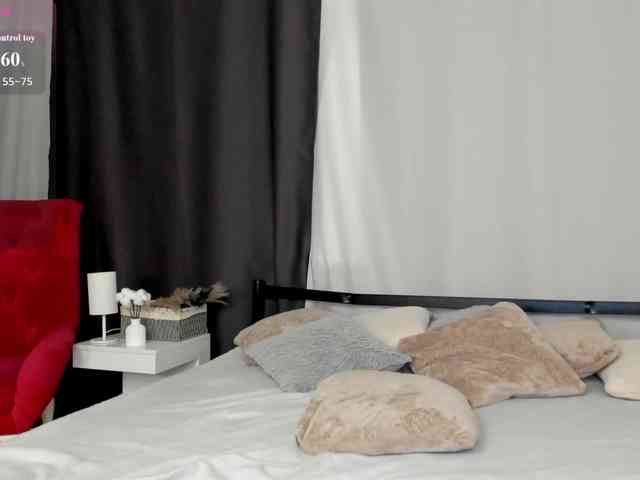 MillyYoung webcam