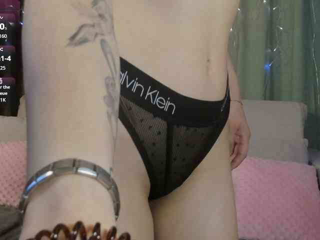 MillyYoung webcam