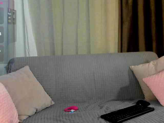 MillyYoung webcam