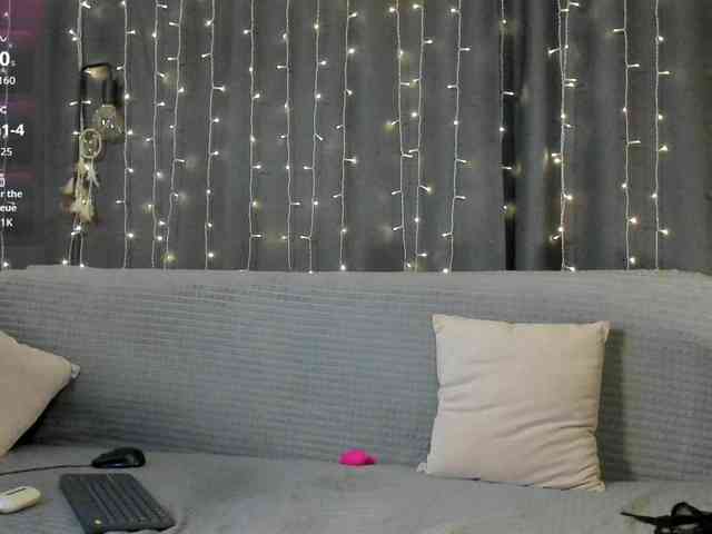 MillyYoung webcam