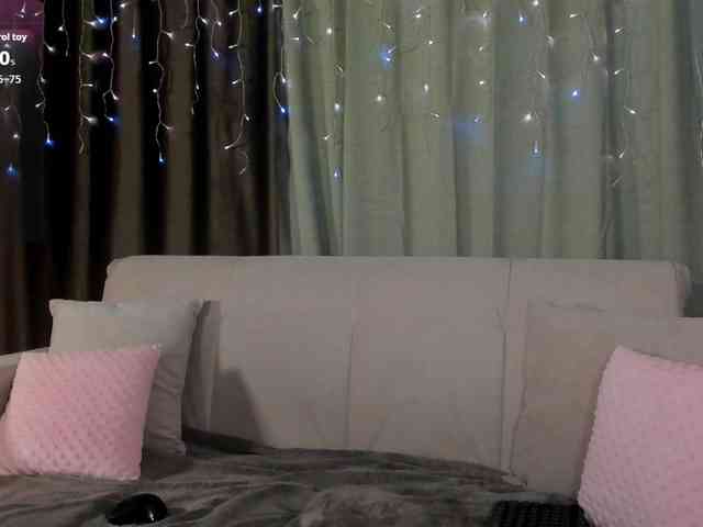 MillyYoung webcam