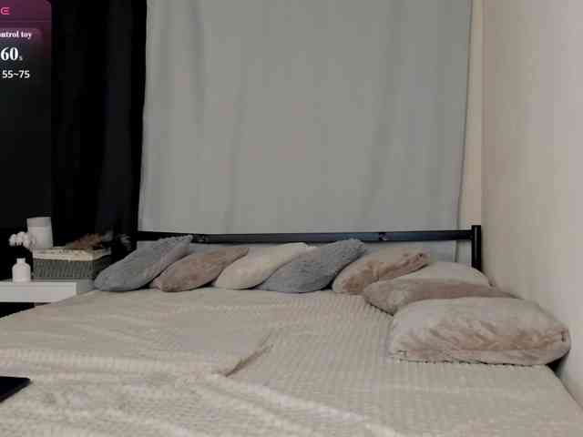 MillyYoung webcam