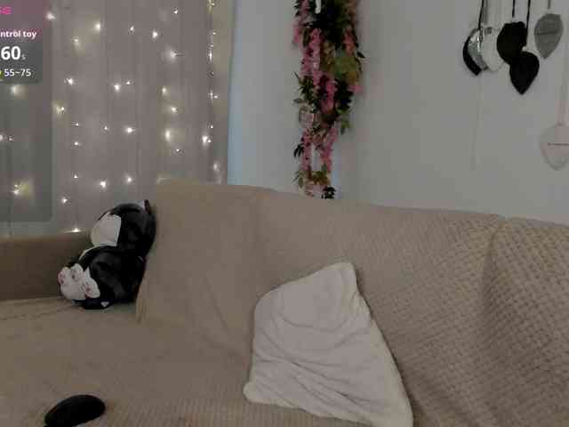 MillyYoung webcam