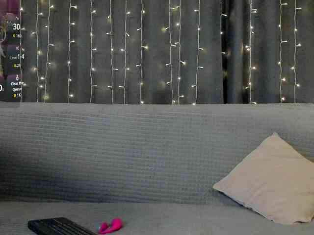 MillyYoung webcam