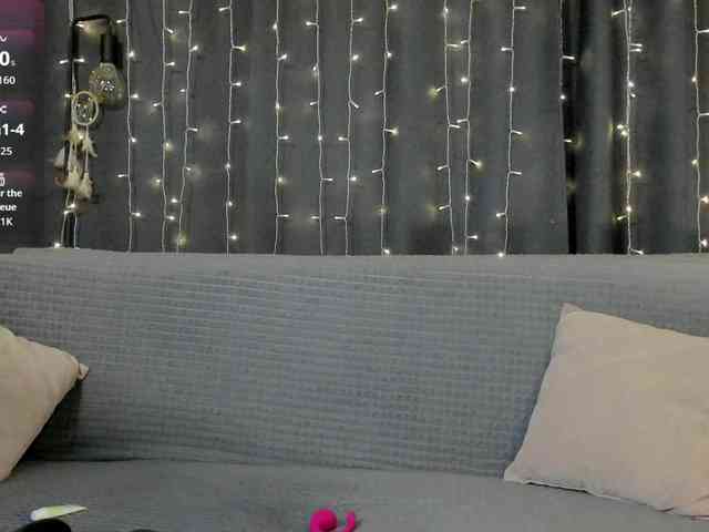 MillyYoung webcam