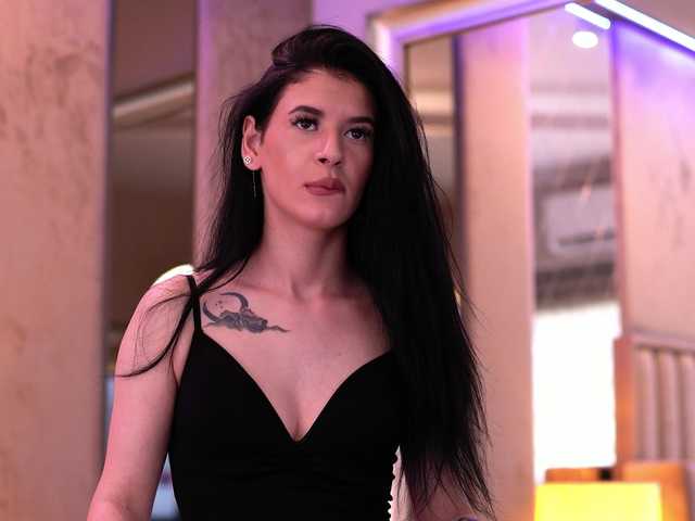 RubyRouj live cam on BongaCams