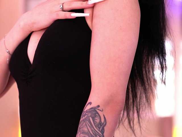 RubyRouj live cam on BongaCams